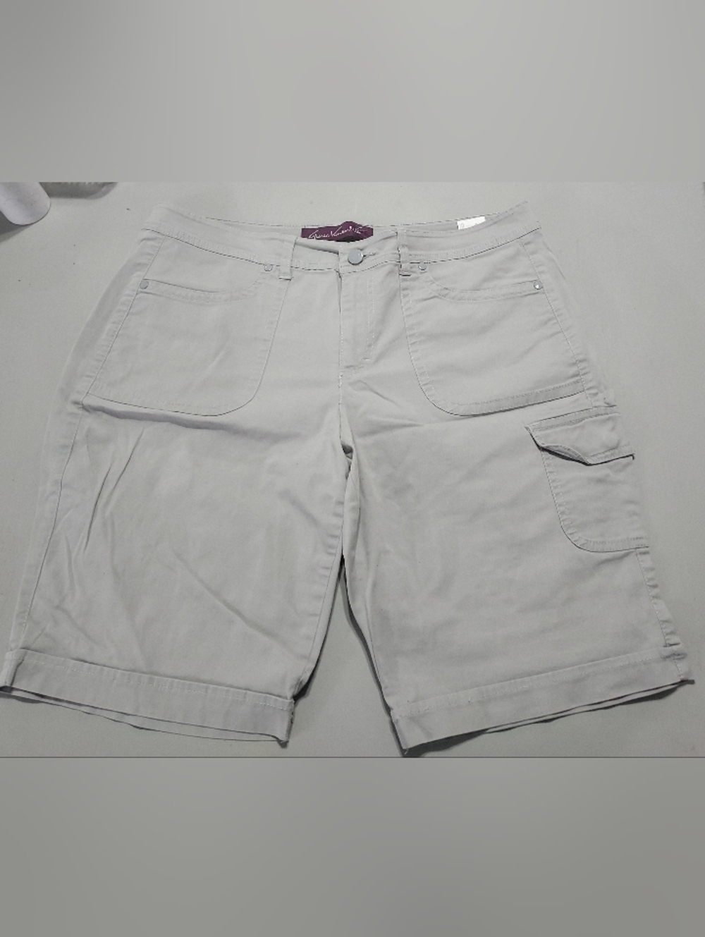 Gloria Vanderbilt Women's Light Gray Cargo Shorts Size 12